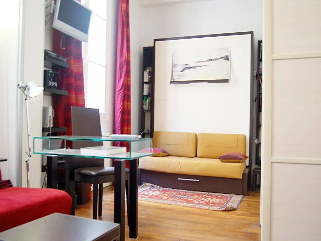 Apartment Louvre Paris 0*,  France