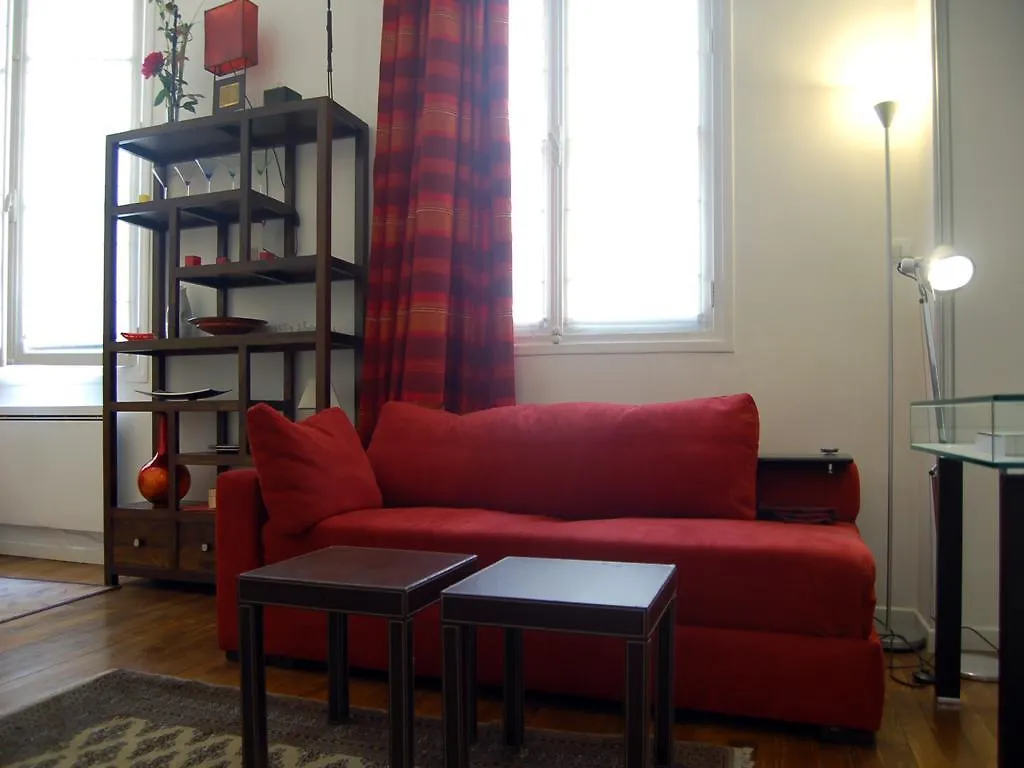 Apartment Louvre Paris